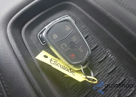 2016 Cadillac Escalade Luxury Collection z USA, uszkodzony, nr VIN 1GYS4BKJ7GR178082